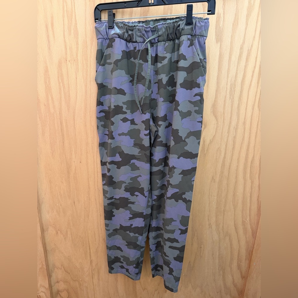 Lululemon Keep Moving 7/8 High-Rise Pants in Heritage 365 Camo Dusky Lavender